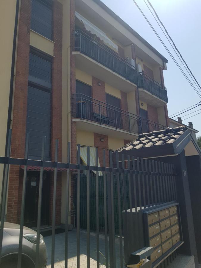 Iris Apartment Cislago Екстериор снимка